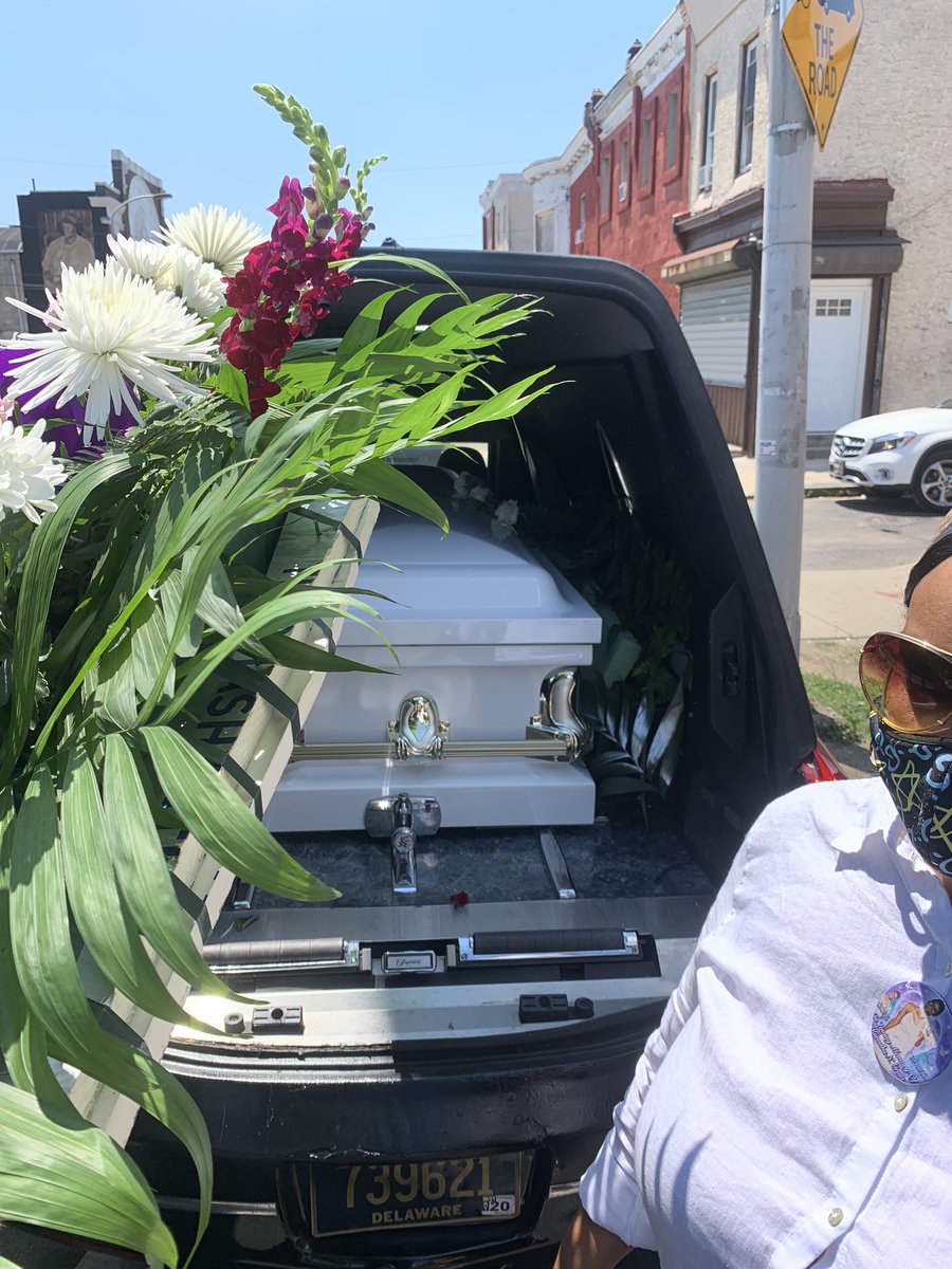 RayBandana_'s tweet photo. Stayed Strong As Much As I Could 💔
I love You Til Infinity ♾💜
Stay By My Side Every Step I Take From Here On Out 🕊🙏🏾 You Taught Me Everything I Need To Know
My World 🌎 #KarenthaNGrant #Mommy❤️
We Will Meet Again 🤞🏾 #CancerBrokeMyHeart💔 https://t.co/7vqQKuc7Qd
