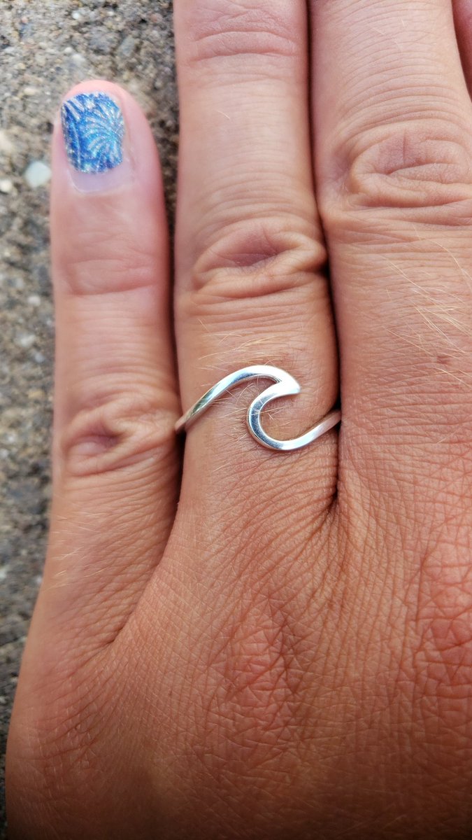 VikesChick717's tweet photo. My new little fancy ring! #beachobsessed https://t.co/Nyf37ICNTI