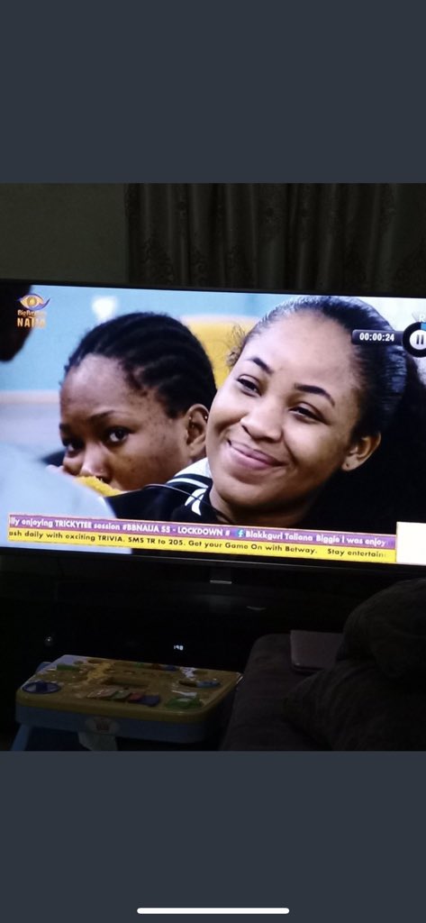 iizzyyppp's tweet photo. Erica : Laycon i am your biggest fan.. 

I’l stan this ship if they dare reason  😍 #Layca #Ericon #BBNaija https://t.co/8K2pLAW6nZ