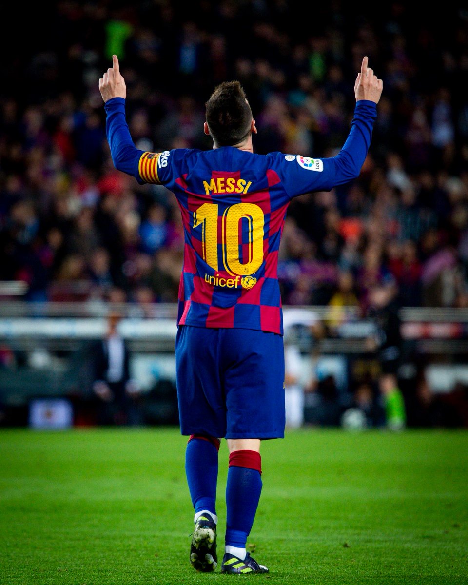 lnstantFoot's tweet photo. Lionel Messi vient de terminer sa 11ème saison consécutive en étant impliqué dans minimum 55 buts toutes compétitions confondues.

En seconde place, aucun autre joueur n’en a réussi plus de six d’affilée dans l’histoire (Cristiano Ronaldo).

Tout simplement le 🐐 https://t.co/lAriW0XY1R