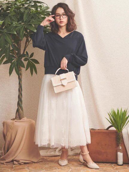 ヘンケイスウェット4000円になっとるやーん!春に大活躍したヘンケイスウェット!!首回りがまじでおしゃれの形だから一枚でおしゃれに着れます!!

https://t.co/DPhmUqrV6q 