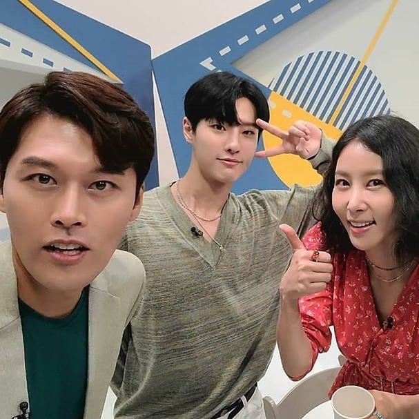 woodz_paraguay's tweet photo. [📸] [INFO] 
SeungYoun es el invitado especial para el primer episodio de la cuarta temporada de #WeeklyChinaNow 💙✨
-
-
-
-
-
#WOODZ #MOODZ #우즈 #무즈 #조승연 #파랗게 #LOVEMEHARDER #EQUAL https://t.co/z3KH1BZeyJ