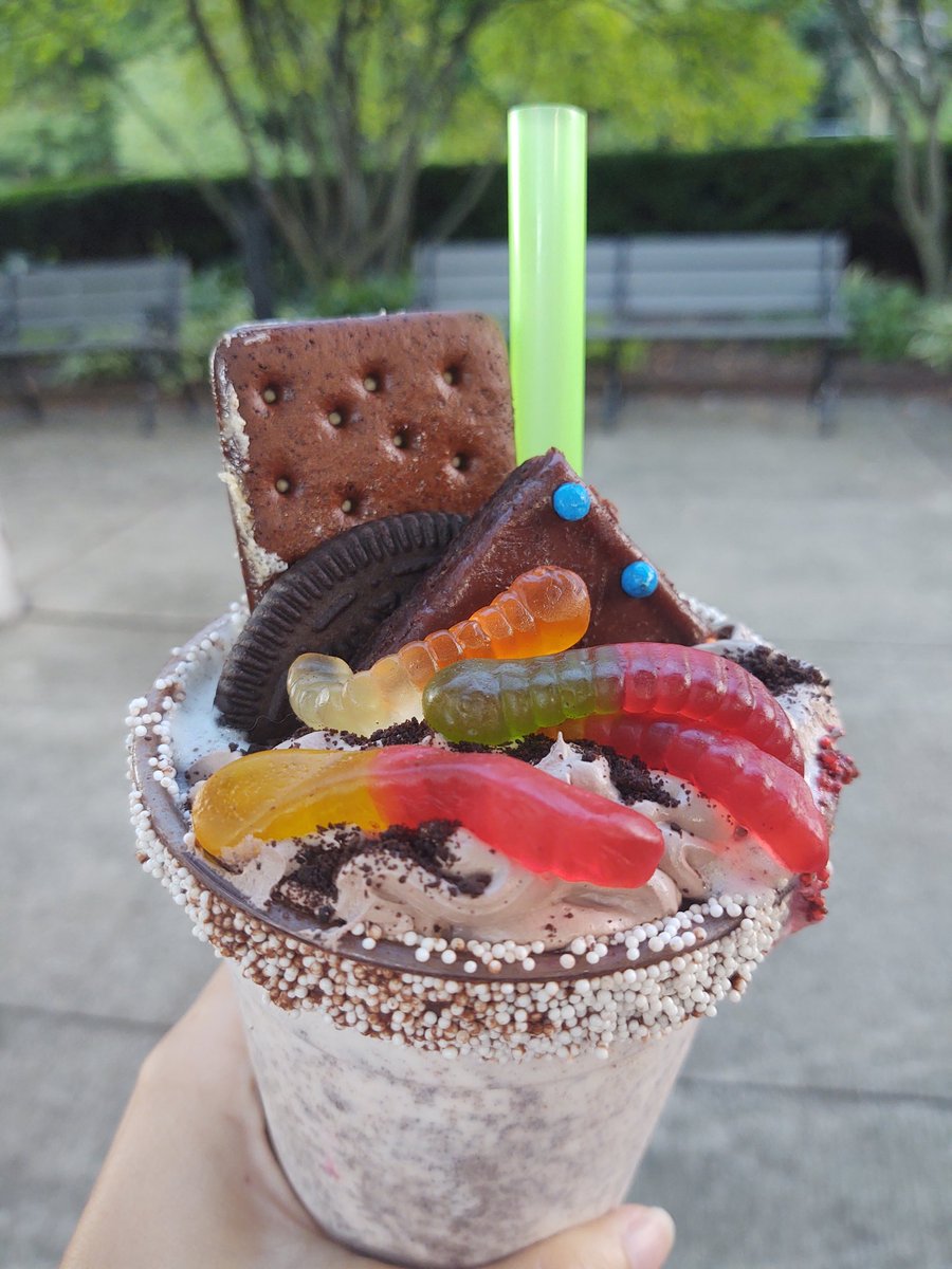 SBC419's tweet photo. Summer never tasted so good. #oddfodder #perrysburg #milkshakes #drinkitup https://t.co/Mkm8gQp91z
