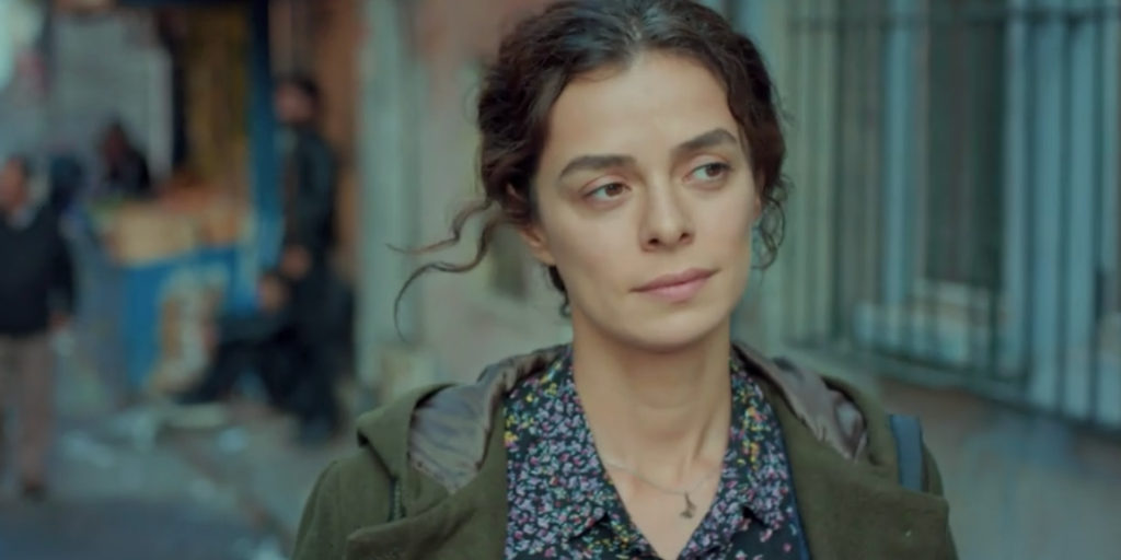 antena3com's tweet photo. ¡Gracias por acompañarnos un martes más! 😊 Ya puedes disfrutar de #Mujer3 en @atresplayer y adelantarte a la emisión del próximo capítulo en #ATRESplayerPREMIUM ✨❤ https://t.co/Zyqa7SWxq1 #Mujer https://t.co/iUAkM274Ls