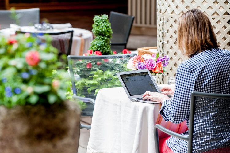 verityonqueen's tweet photo. #VerityMembers can co-work on the patio outside lunch hours. Members who wish to bring their laptop and get some work done can now RSVP for co-working on the Verity patio through Concierge. #onlyatVerity https://t.co/VpRLWE4363