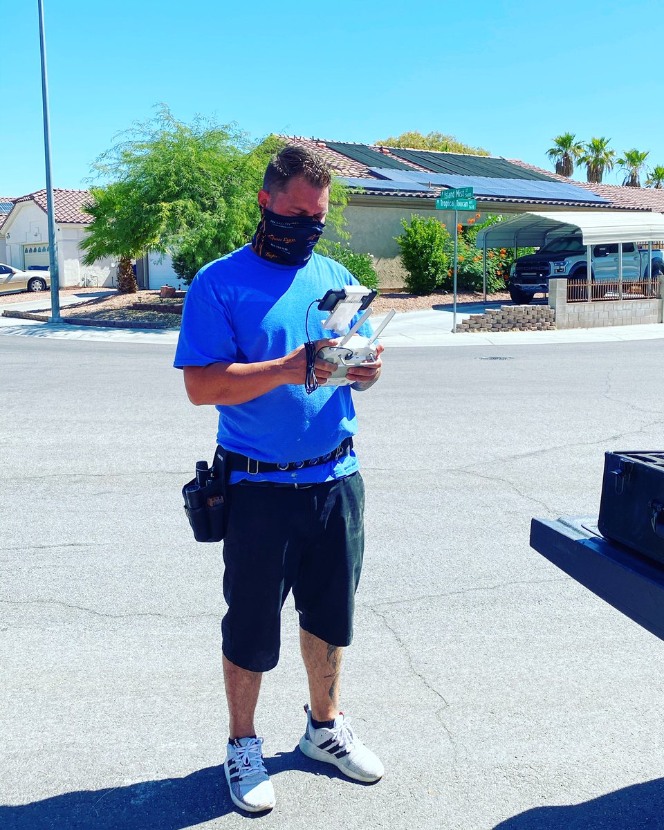 GrdUpHomeInspec's tweet photo. Drone Time 🙌🏻

Reach out to us! 702.524.8586 @GrdUpHomeInspec https://t.co/1S600gbqru