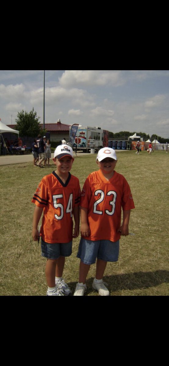 AldenRutledge23's tweet photo. @BearsNationCHI @tmono23 https://t.co/kNjYbRkgUq
