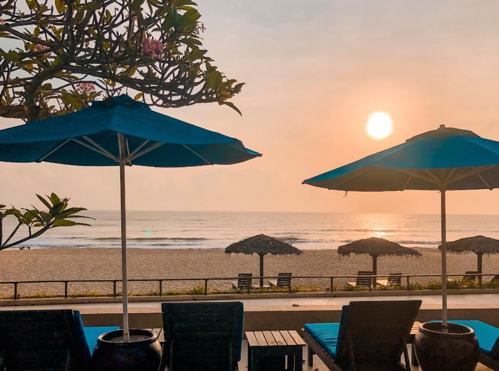 HyattRegencyKua's tweet photo. One of the best morning views along the east coast, only at #hyattregencykuantanresort https://t.co/y4DG68zk6F
