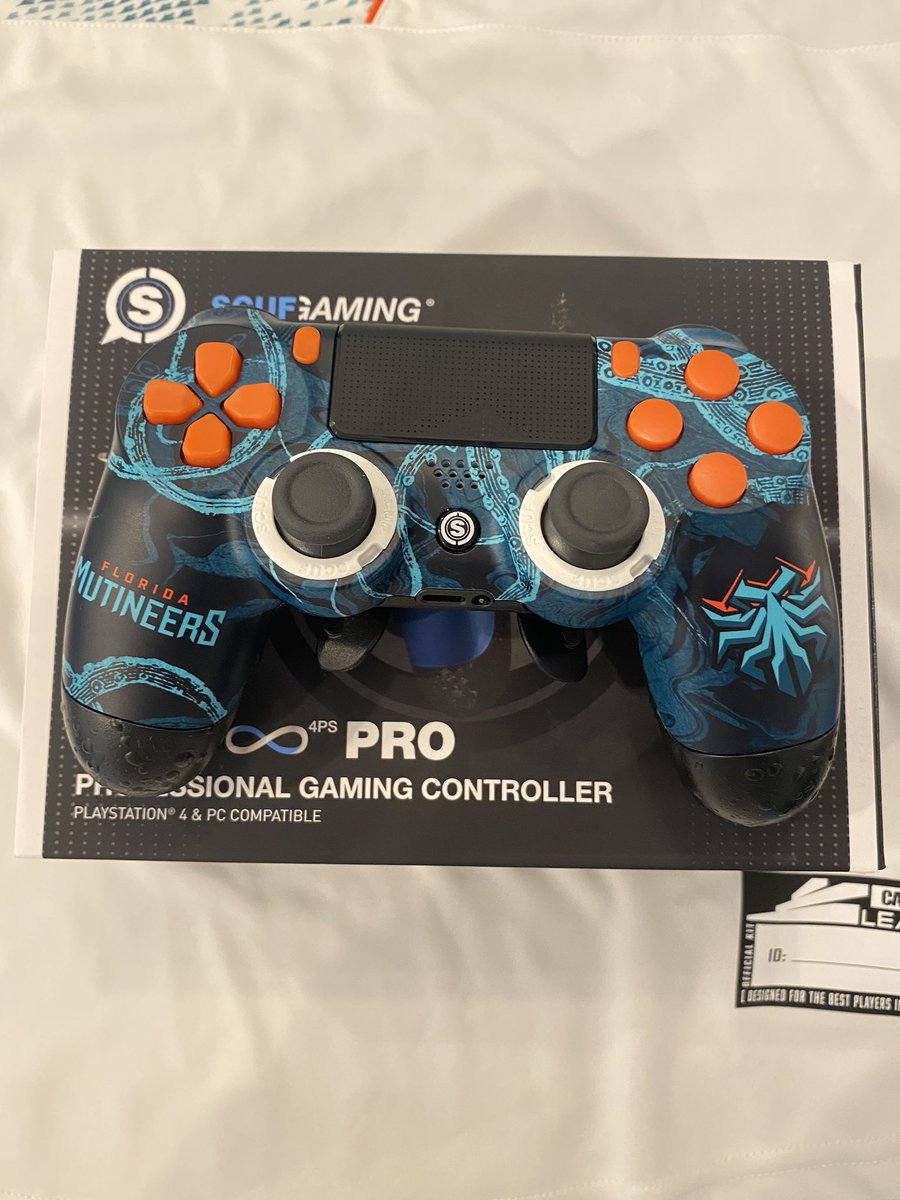 FrostyBB's tweet photo. Florida mutineers scuf controller giveaway!
How to enter:
1. RT and like this tweet
2. Follow @FrostyBB and @RickyAtura 
Ends 8/5 good luck!! https://t.co/QGnXoSRoLn