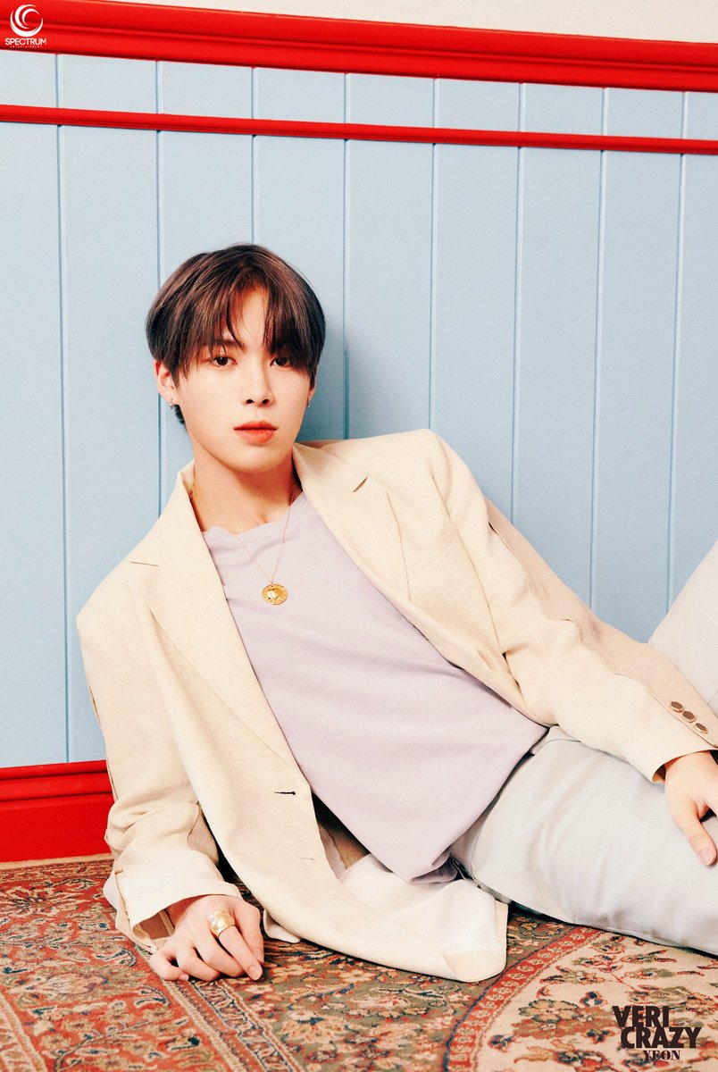 vericrazy_'s tweet photo. ㅤ  🍒・𝐕𝐄𝐑𝐈𝐂𝐑𝐀𝐙𝐘 𝟏𝐒𝐓 𝐒𝐈𝐍𝐆𝐋𝐄 𝐀𝐋𝐁𝐔𝐌.
            ⤷ [ VERI-CHILL ] % Tᥲg Tᥲg Tᥲg.

             OFFICIAL PHOTO : Chill Out Ver.

#베리미친 #VERICRAZY #YEON
#SPECTRUMENT #2O2OO8O7 !¡ https://t.co/qcDljWOBmQ