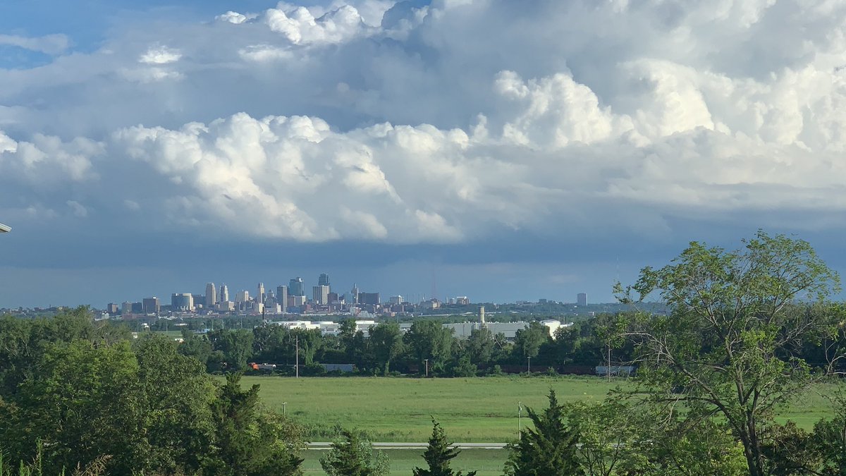 bill795's tweet photo. Beautiful night in the big town after two days of much needed rain https://t.co/YphfjaFcEc