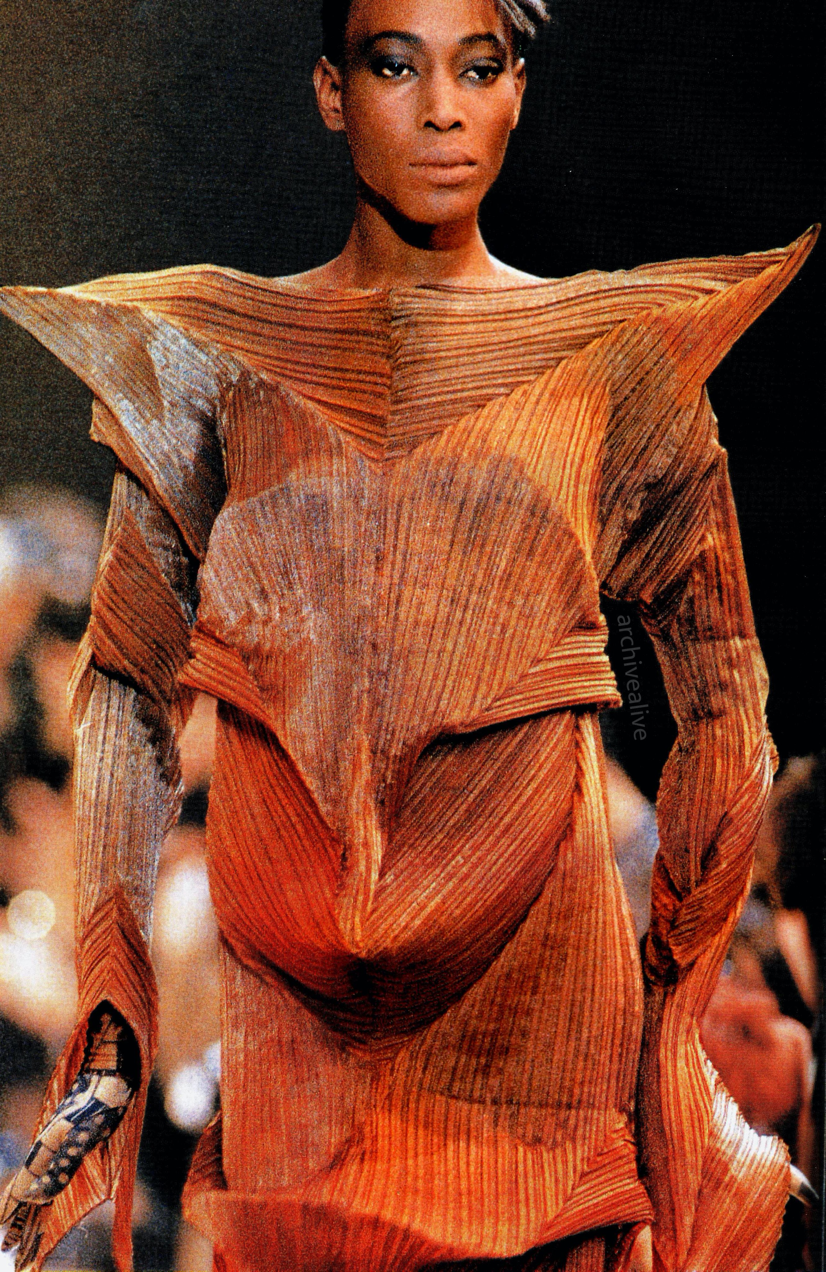 23aw ISSEYMIYAKE pleats anomaly 変形 dress 23aw ISSEYMIYAKE pleats anomaly 変形 dress