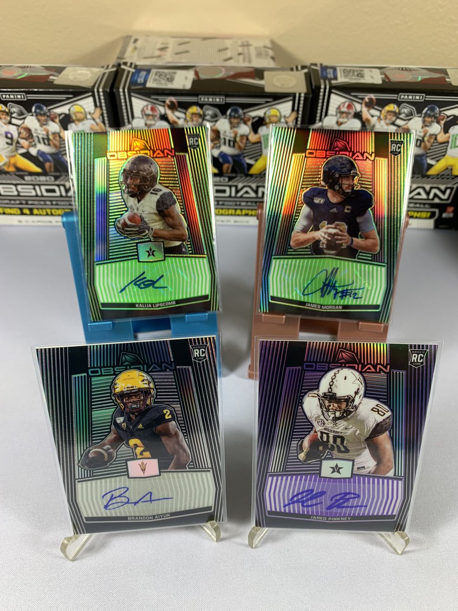 RipReadySports's tweet photo. More results from last night’s 1/2 case break of 2020 FOTL @PaniniAmerica Obsidian Draft Picks Football, including a D’Andre Swift #’d to 10 and a Derrick Brown #’d to 25! #Panini #WhoDoYouCollect #RipReady 🌊🌊🌊 https://t.co/9fdffmaPOY
