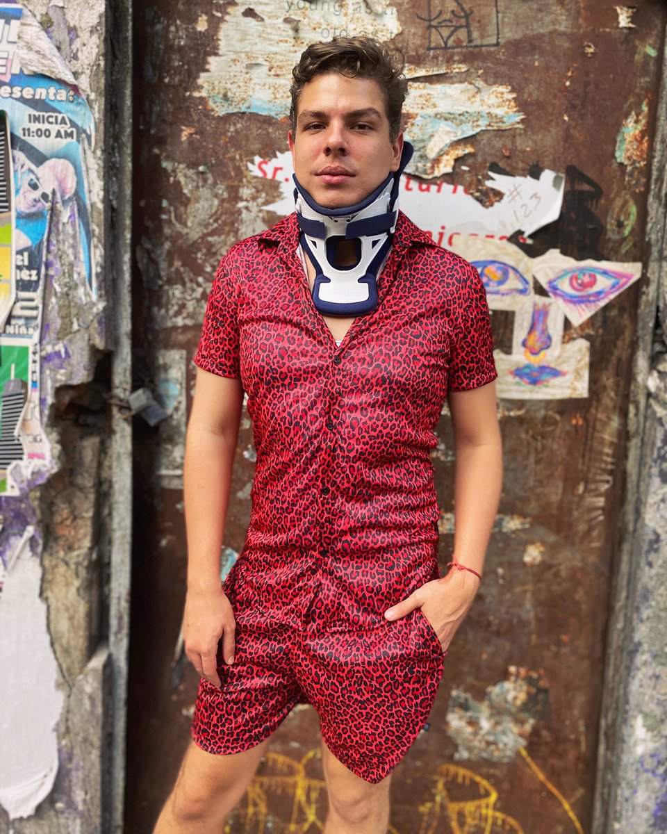 SebasResendiz's tweet image. 🐯🐯🐯🐯🐯🐯🐯👌🏻👌🏻👌🏻👌🏻❤️❤️❤️ #redismycolor #lookoftheday