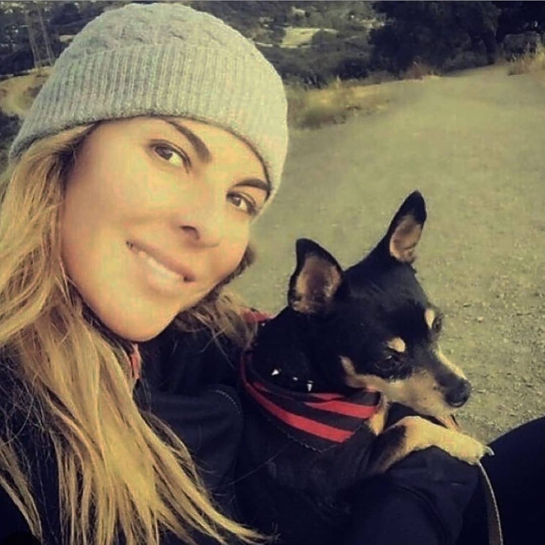 BrasilKdc's tweet photo. El 21 de julio es el día Mundial del Perro. @katedelcastillo con su hija @LoladelCastillo https://t.co/lHiBPmNkWR