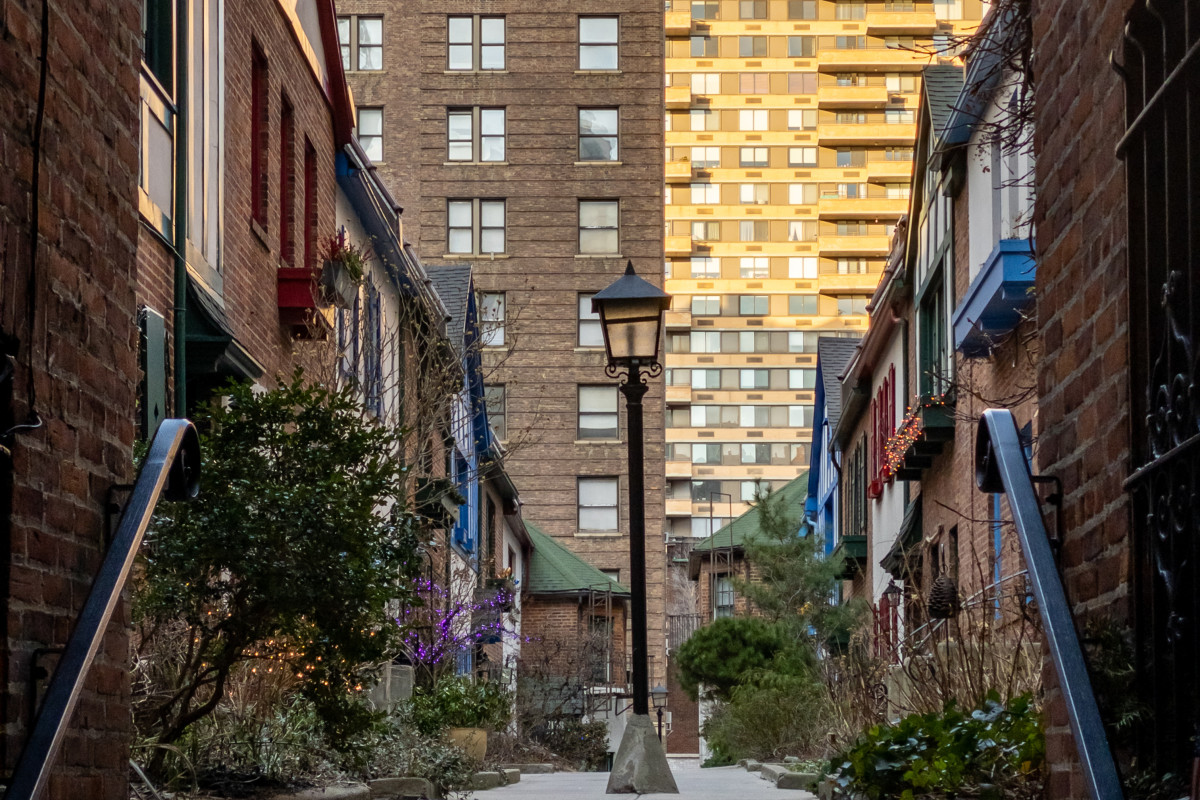 nypost's tweet photo. Here's a rare chance to live on a coveted secret street in NYC https://t.co/KhOp2rYDn9 https://t.co/wC2BxDg6Gn