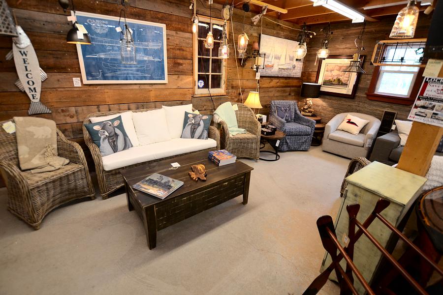 kawarthaNOW's tweet photo. Stay safe & support local at Lockside Trading Co. in #YoungsPoint. After moving online during the pandemic, popular country store has now reopened for #COVID19-safe shopping. The 1st of 5 stories sponsored by @SelwynTownship - https://t.co/h7Qv1iSlfH https://t.co/9nBueYP4z3