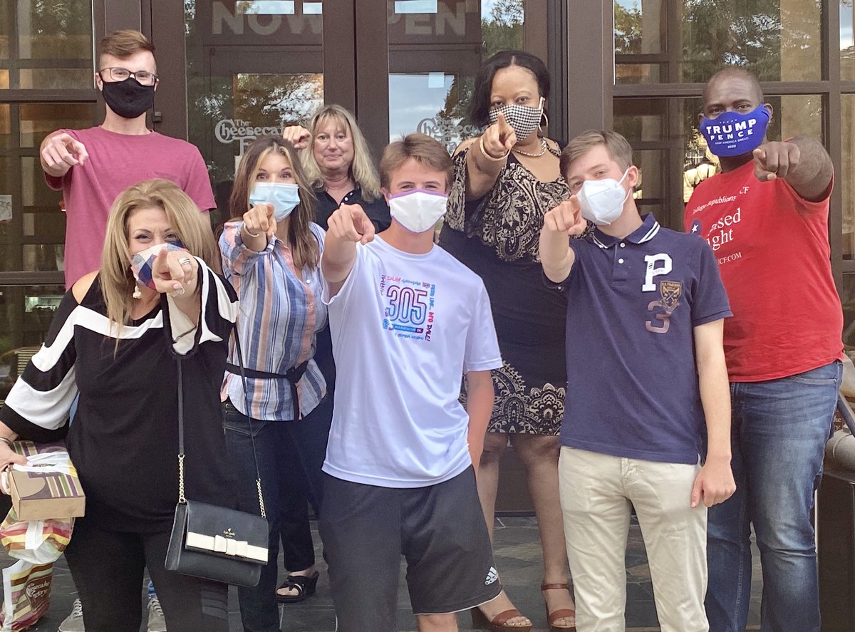 MelanieP1994's tweet photo. Broward Team at State Staff Refresh💪🏻💪🏻💪🏻🇺🇸💯#Leadright #Teamawesome  #browardstrong #cat5calvery ⁦@lucdwin_luck⁩ https://t.co/Fu1yDgYLsB