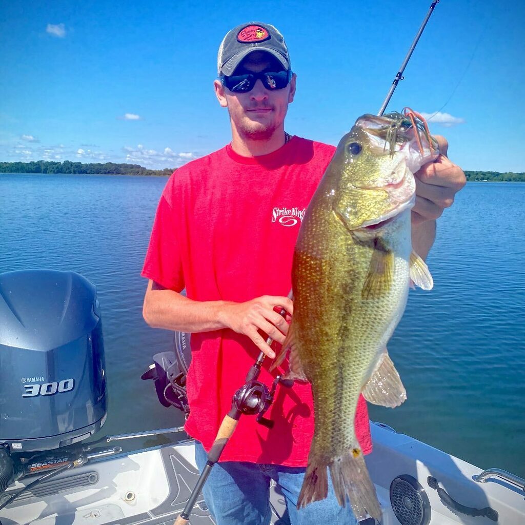 StrikeKingLures's tweet photo. Hog alert! Shane Gesell of @fishingthemidwesttv caught this nice largemouth on a Hack Attack Fluoro Jig + Rage Craw. #strikeking #fishing #bassfishing https://t.co/KBD3GzWSHc https://t.co/37Oj3ZZbs7