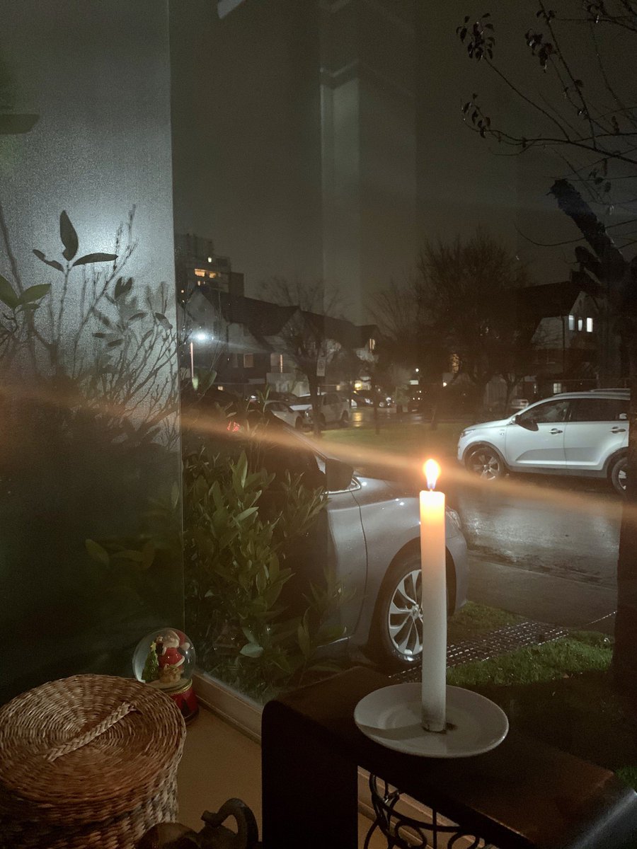 pelaolillo's tweet image. Un homenaje a más de 12.600 personas que hemos perdido en nuestro país. Mis condolencias a todos los que han perdido a un ser querido.

#MinutodeSilencio
#ChileEstaDeDuelo
#ChileEstaDeLuto