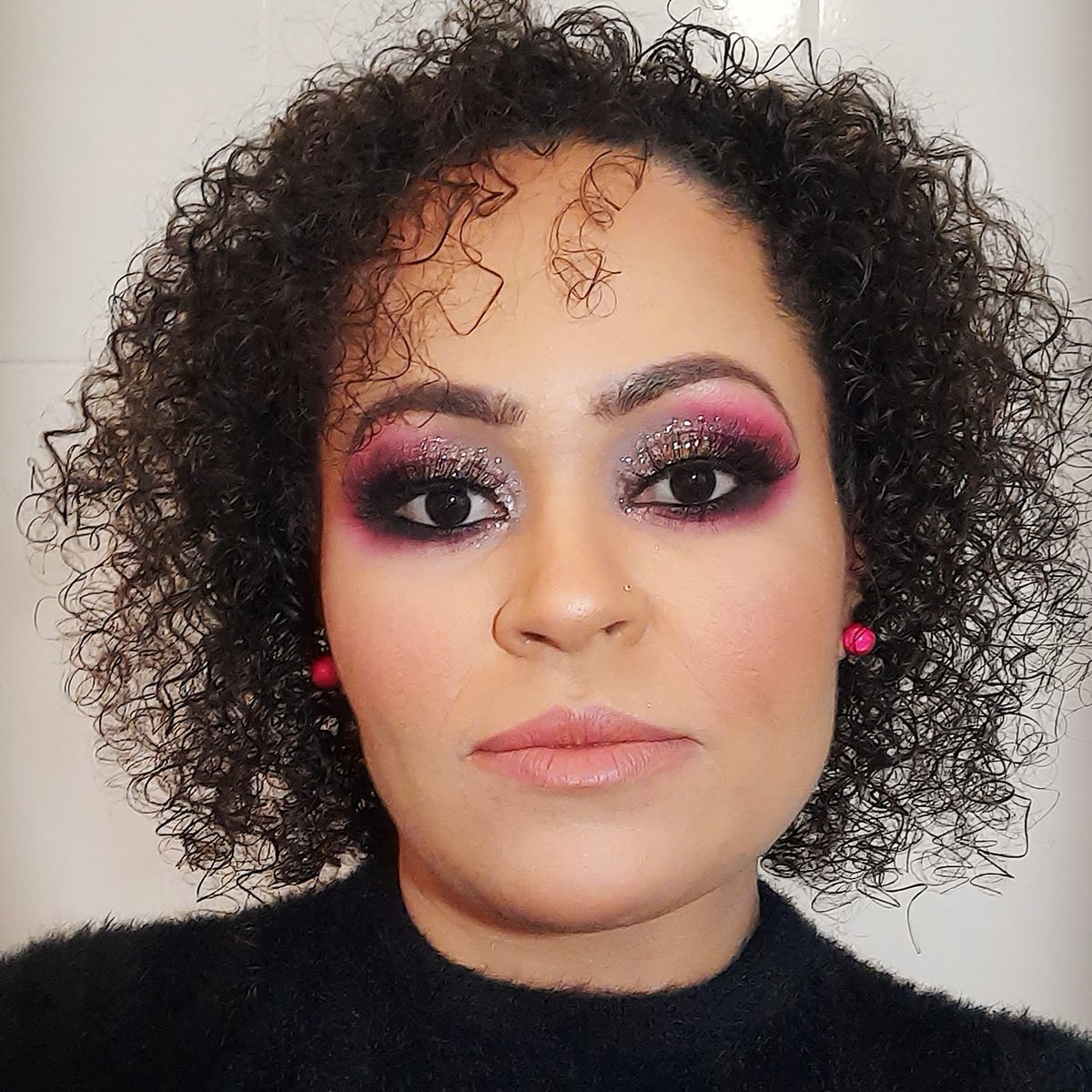 CidaAlcntara6's tweet photo. #maketop #maquiagem #maquiadora #loucaspormaquiagem_oficial
#maquiagemprofissional #maquiagemlovers #makediva #maquiagemperfeita #maquiagembrasil #maquiagens   #maquiagempelenegra #maquiagemtop #maquiagemnoiva   #make #beleza #belezafeminina #makeuplover #belezanegra https://t.co/9yBKV5ffct