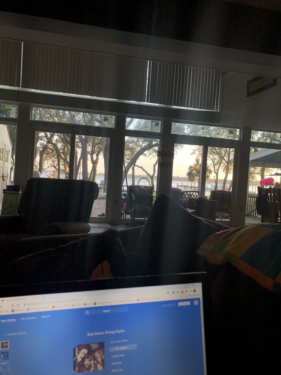 AuthorKRPaul's tweet photo. Werewolves at sunset again
🐺
#amwriting #amwritingfiction #authorWIP #plotbuilding #bornnotbitten https://t.co/050bpXKTXy