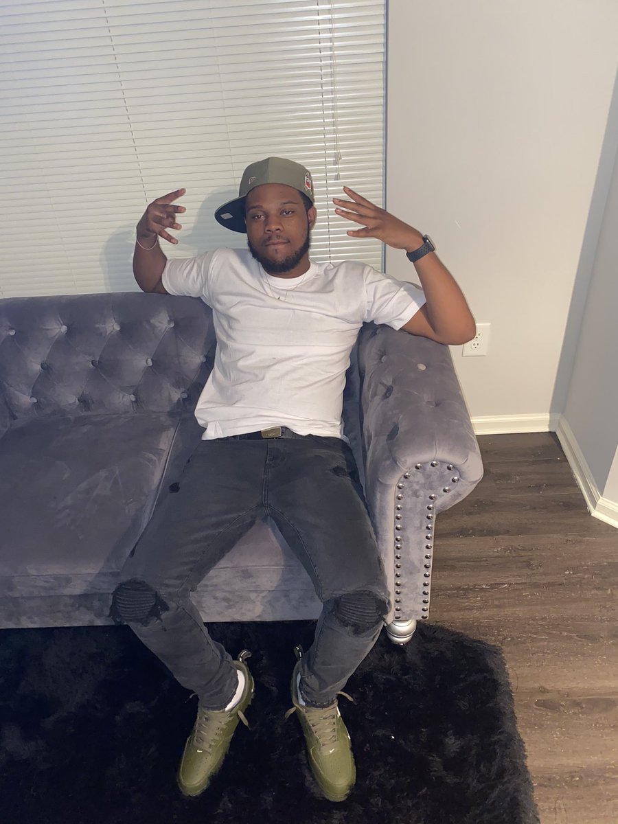 SackChasinK's tweet photo. GHETTO SUPERSTAR4️⃣🐶 #FREEDDAWGG https://t.co/depgpfXsdc