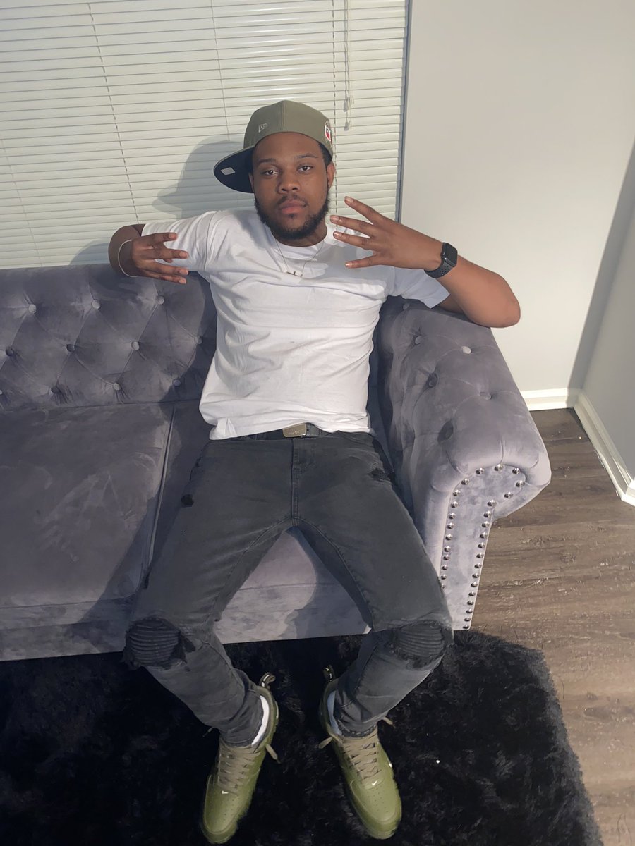SackChasinK's tweet photo. GHETTO SUPERSTAR4️⃣🐶 #FREEDDAWGG https://t.co/depgpfXsdc
