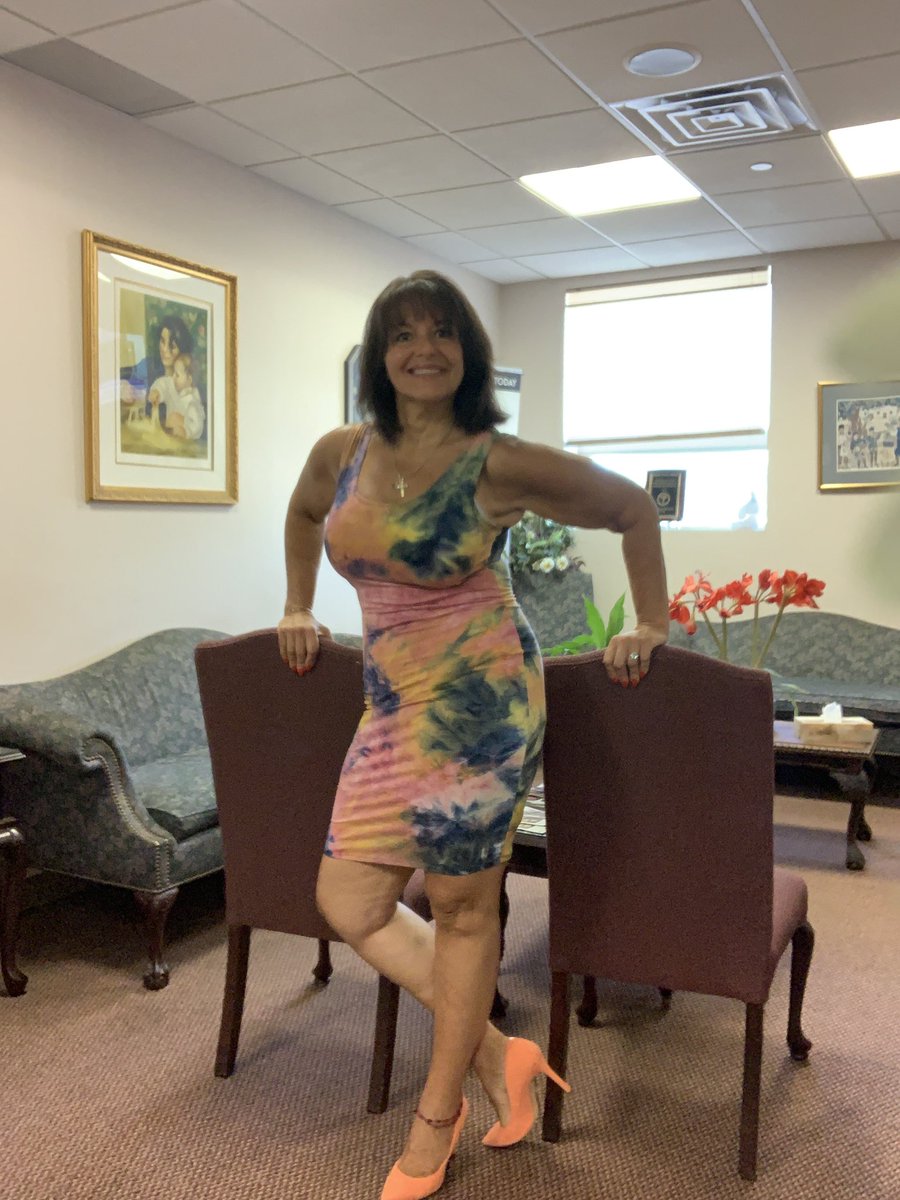 BronxGal62's tweet photo. Howβs this? #hotenough #summertime #summer #sundress #heels #legs #workinprogress #TuesdayMorning #ShoesdayTuesday #Shoes https://t.co/lwyRTWHPkm