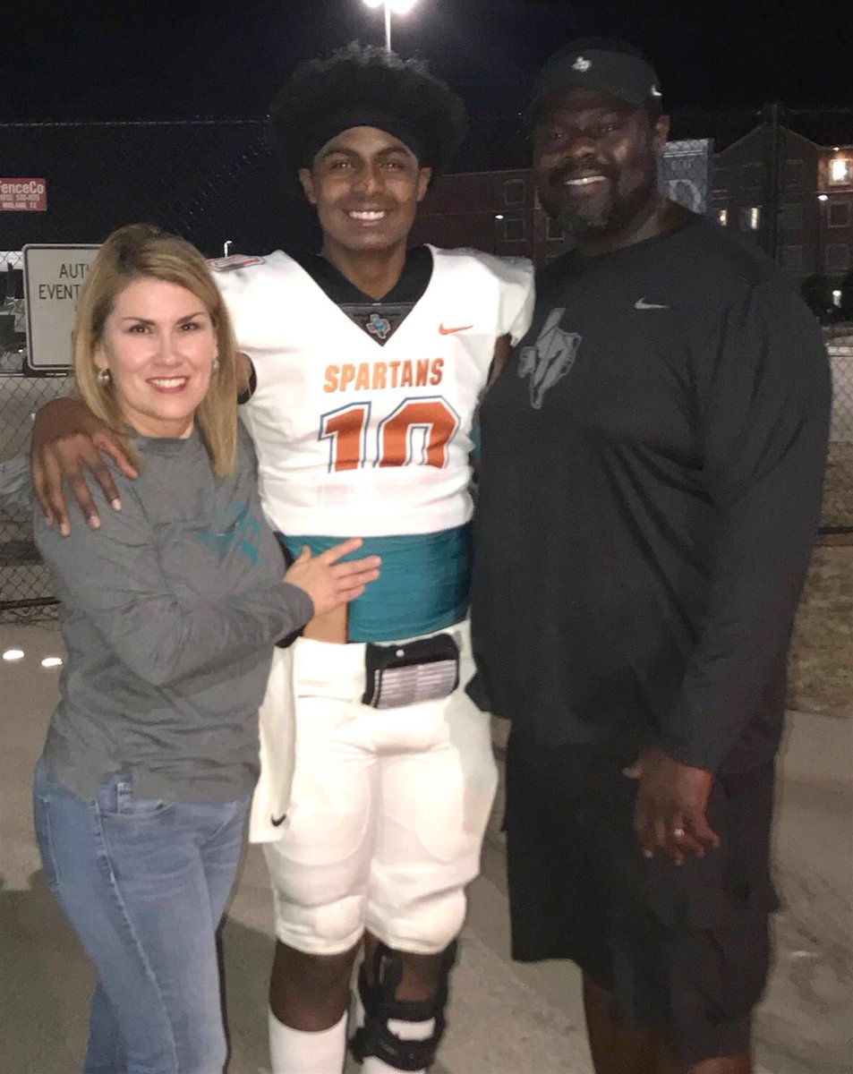 SocorroISD's tweet photo. The SISD Board of Trustees honored Pebble Hills High School student athlete, Kenneth Cooper Jr, for saving child at Galveston beach. Read more: https://t.co/iICEfyxLHH https://t.co/XmsrHzigBj