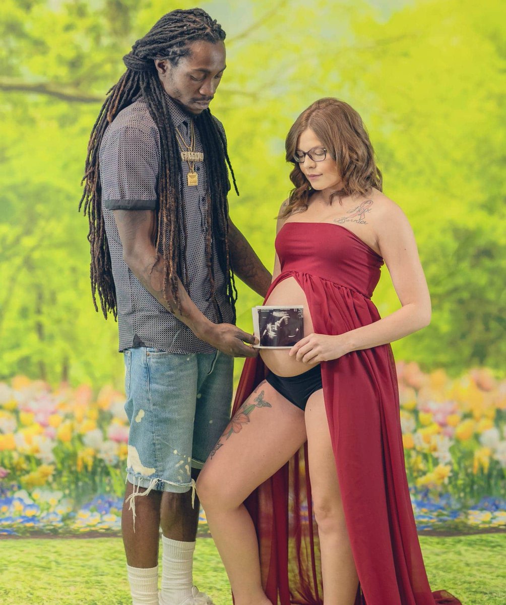 AmandaNicole135's tweet photo. Maternity Shoot 💕💙🤰 https://t.co/0SseGstH3x