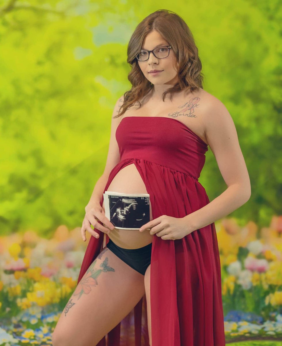 AmandaNicole135's tweet photo. Maternity Shoot 💕💙🤰 https://t.co/0SseGstH3x