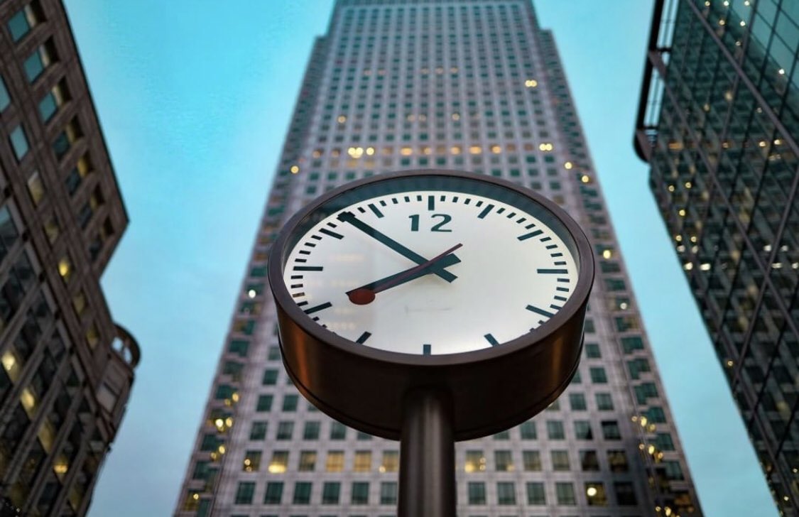 infosoft_it's tweet photo. 💼 ⌚️ Is the 9-5 workday outdated? For decades, work contracts have been mostly based on the hours. But with the technological revolution, the arrival of knowledge economy and the changes ushered in by COVID19, it may be time to review how we measure workers productivity. #job https://t.co/Bjwchu3i4R