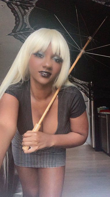 Selfie from before my walk today. https://t.co/ACxgCfbr5B<a href="/tag/cosplay"class="tags"><span>#cosplay</span></a>
