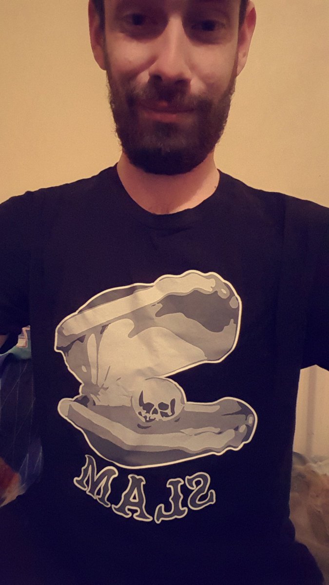 Gamez_player's tweet photo. @CinderSlays A time many may forget. Still reppin hard. Good luck with any and all endeavours you pursue. https://t.co/ng1Sp95BRs