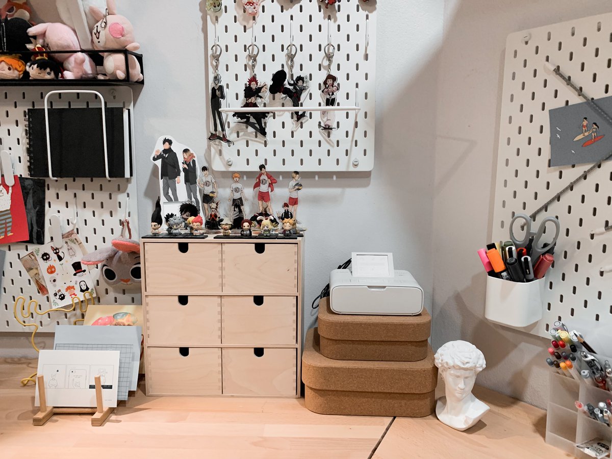 Daydreamsroom's tweet photo. ได้ของเล่นมาใหม่~ เป็นเครื่องปริ้นรูป ชื่อน้องคือ 'Selphy CP1300' ของcanon ใช้งานง่ายมากๆ สามารถต่อWifi เชื่อมมือถือแล้วปริ้นได้เลย มีแอพไว้จัดเลเอาท์น้องก่อนปริ้นด้วย รูปที่ออกมาก็สวยค่ะ ใกล้เคียงไปอัดที่ร้านเลย #ไว้รีวิวห้ามขายของโว้ยยย #แต่งห้อง https://t.co/TqXYt6hPH4