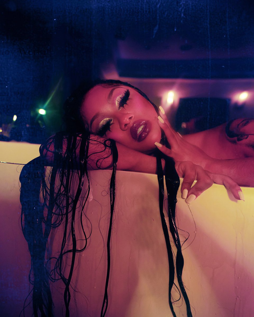 AriTheDon's tweet image. You a damn drug, you’re toxic.