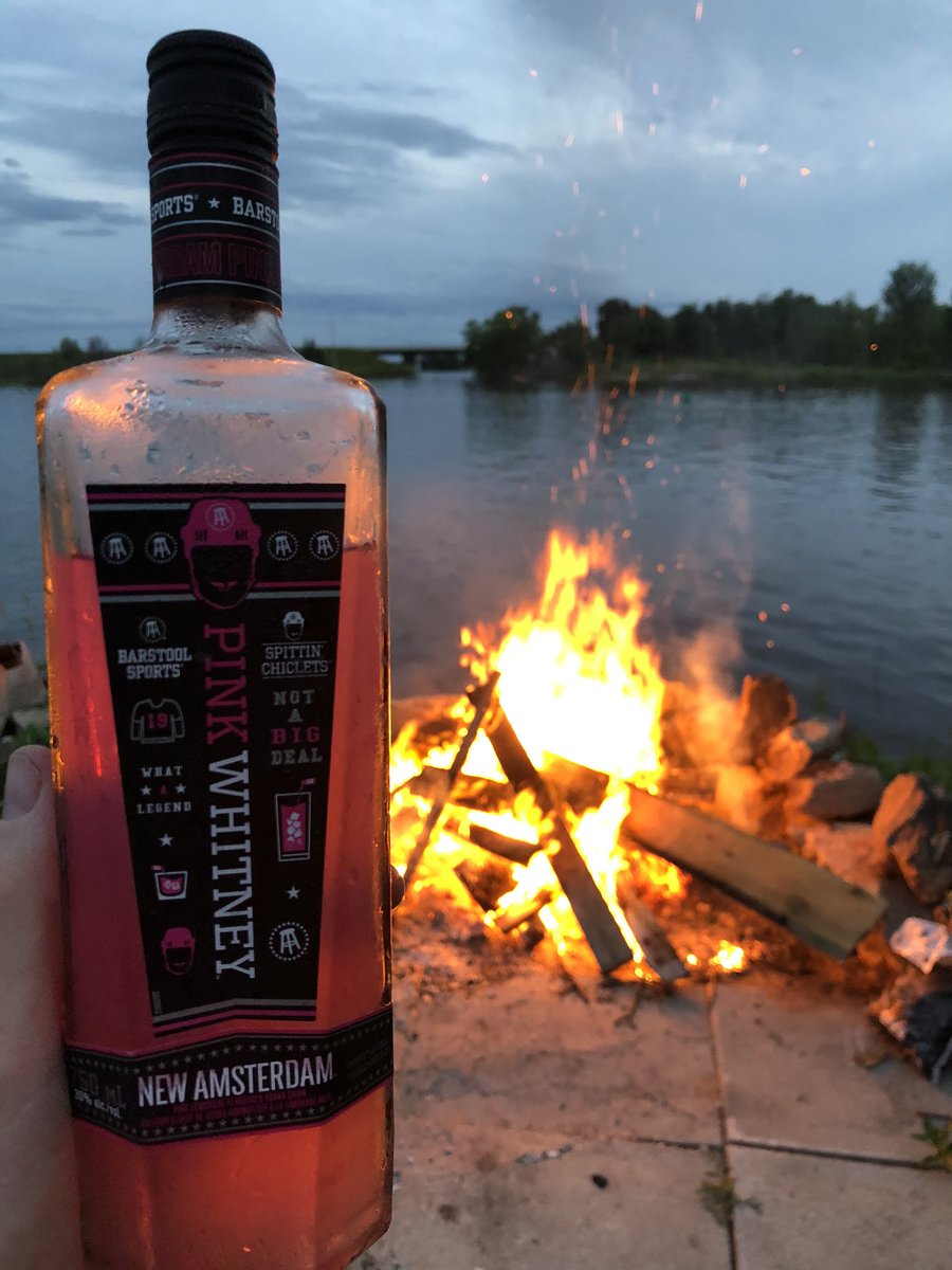 44Obie's tweet photo. @pinkwhitney  @BizNasty2point0 @barstoolsports  Perfect cottage drink! https://t.co/b3h02vLSEo