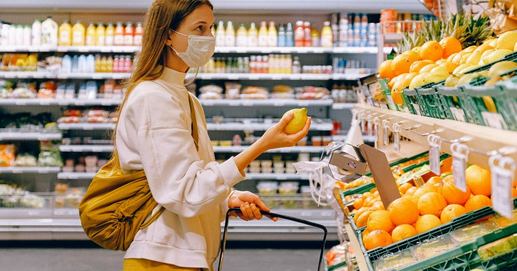 mashable's tweet photo. Eating in the age of COVID-19: A guide to food shopping and dining more safely https://t.co/cCaekxveF9 https://t.co/p58YTBUAnc