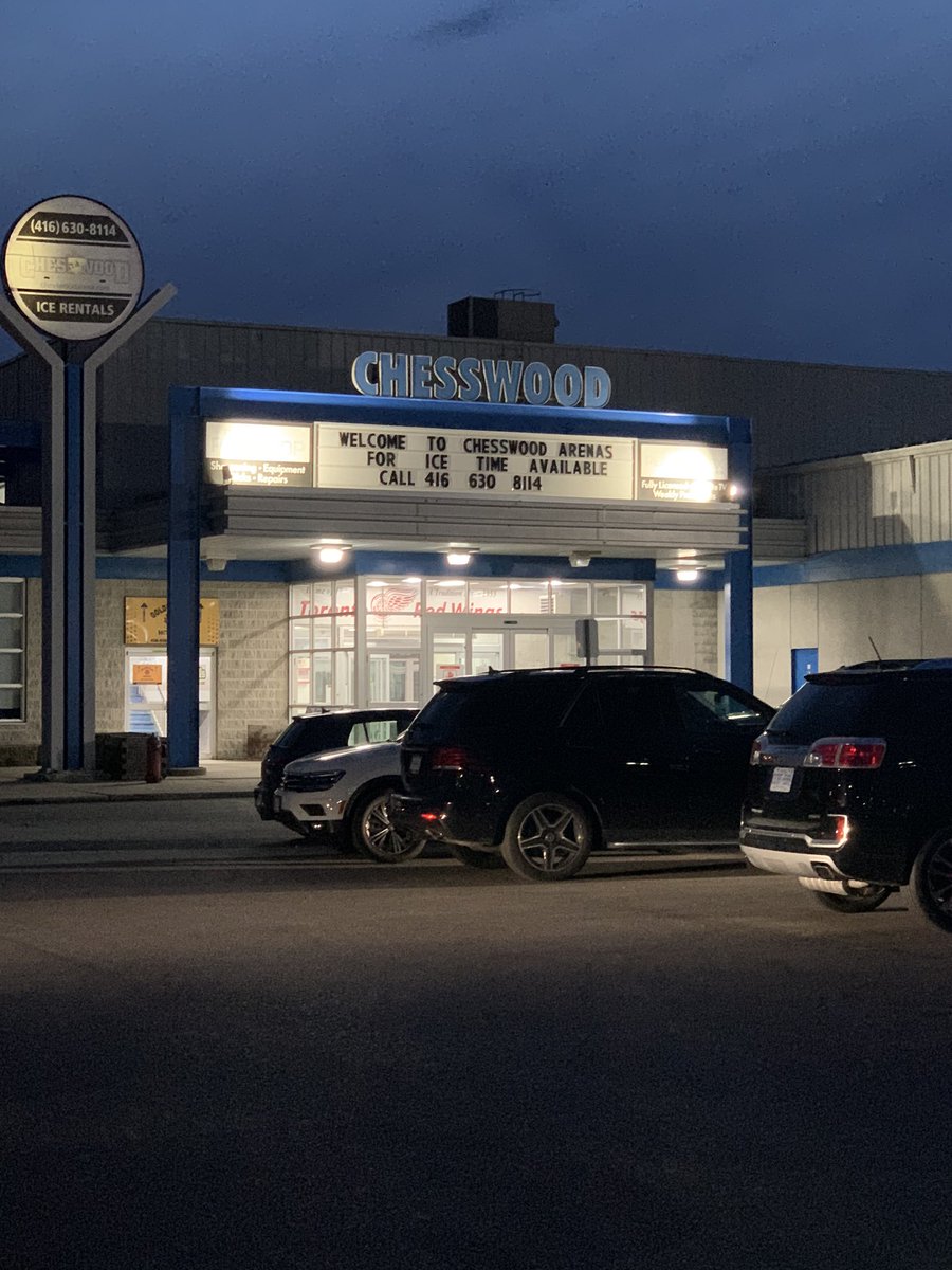 KenNaves's tweet photo. I remethis place. #chesswoodarena https://t.co/ulzPfHx3uT