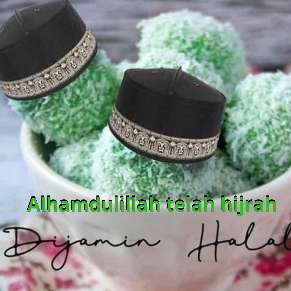 “Makanan itu tidak punya agama, Babi bukan berarti Kristen dan kurma agamanya juga bukan berarti Islam”

Saya jadi ingat kasusnya Choki - Muslim (masak babi dengan kurma dibilang pelecehan) itu kan aneh 😅

#klepon 
#klepontidakislami 
#KleponSyariah 

Cc : <a href="/Ayang_Utriza/">Ayang Utriza Yakin</a>