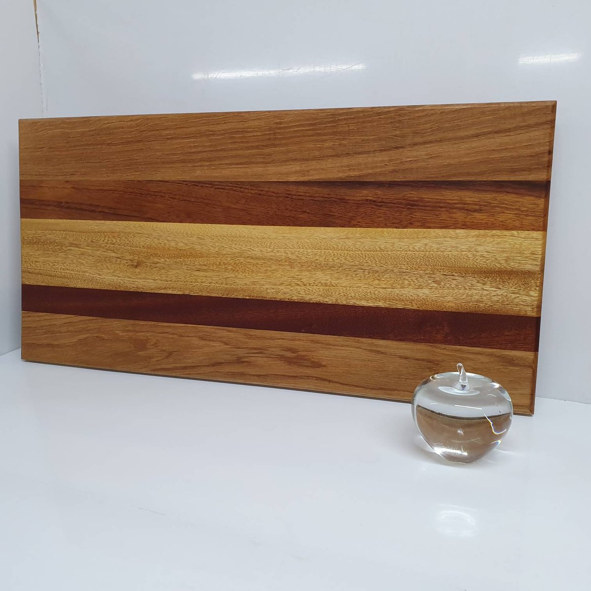 BarnMiddle's tweet photo. Large Chopping board, Table centrepiece https://t.co/cYuEJHvp8g #CuttingBlock https://t.co/nUbS4t1QDc
