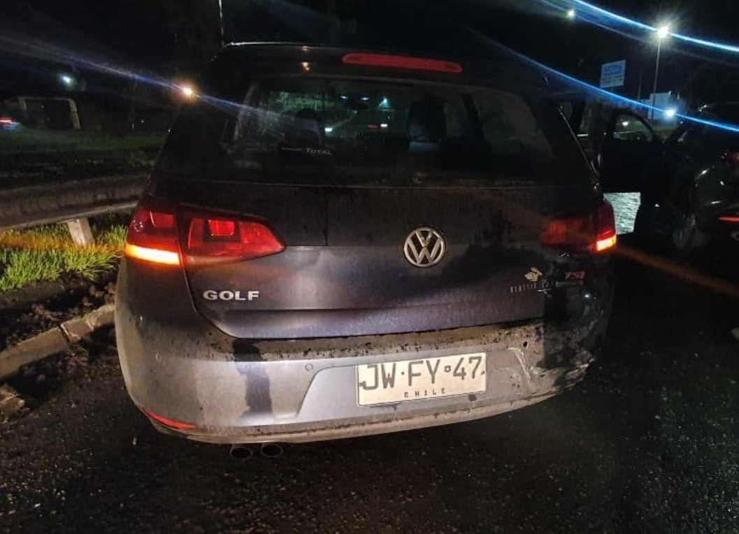 INF0SCHILE's tweet photo. ⚠️#Américo Vespucio con #Ruta 68 Encerrona a Funcionarios de la PDI Deja a 2 Delincuentes Muertos. https://t.co/vHLl2Vs3YW