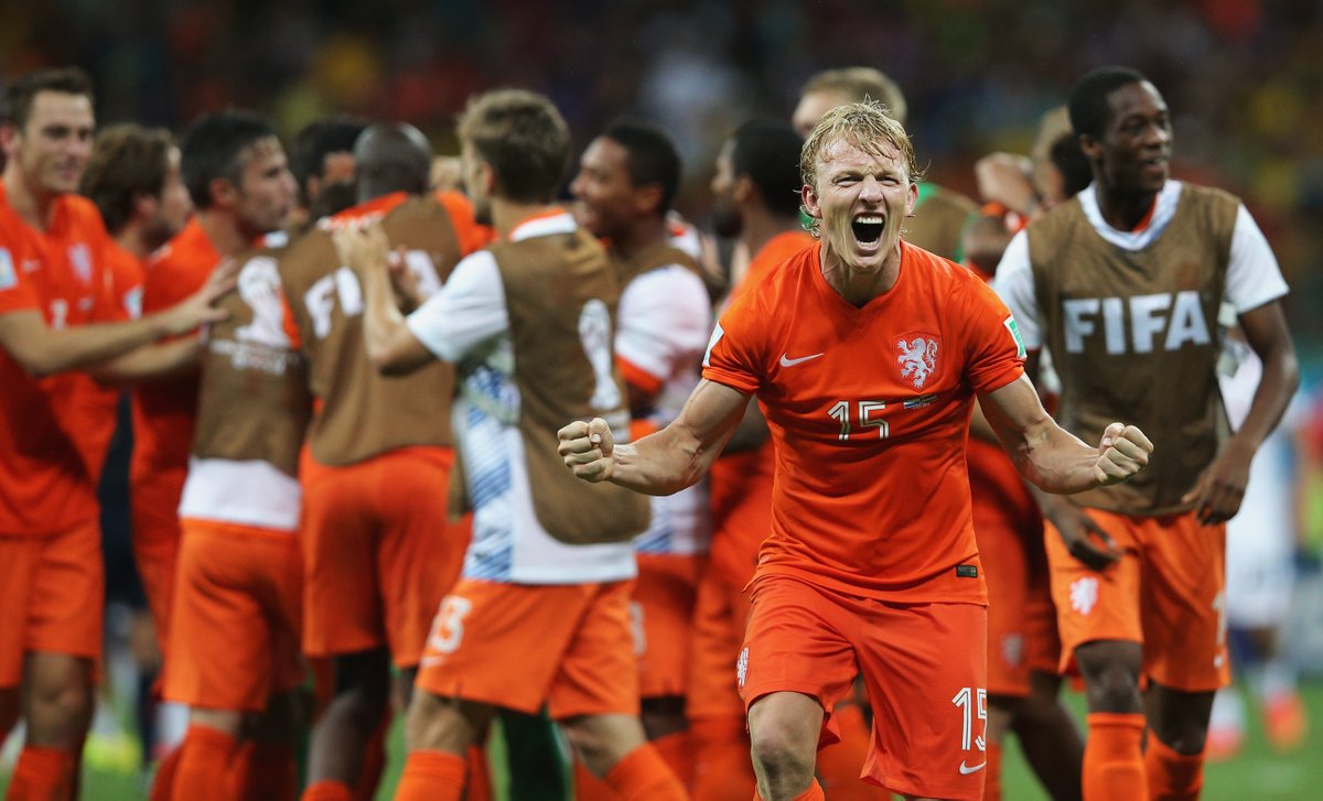 🇳🇱 <a href="/Kuyt/">Dirk Kuyt</a> should be enjoying the fruits of a career in which he helped <a href="/OnsOranje/">OnsOranje</a> finish 2nd &amp; 3rd at the #WorldCup

Instead he spends much of his retirement helping disadvantaged children the world over through the @DKuytFoundation 👏

Happy 40th birthday to a true inspiration 🎂