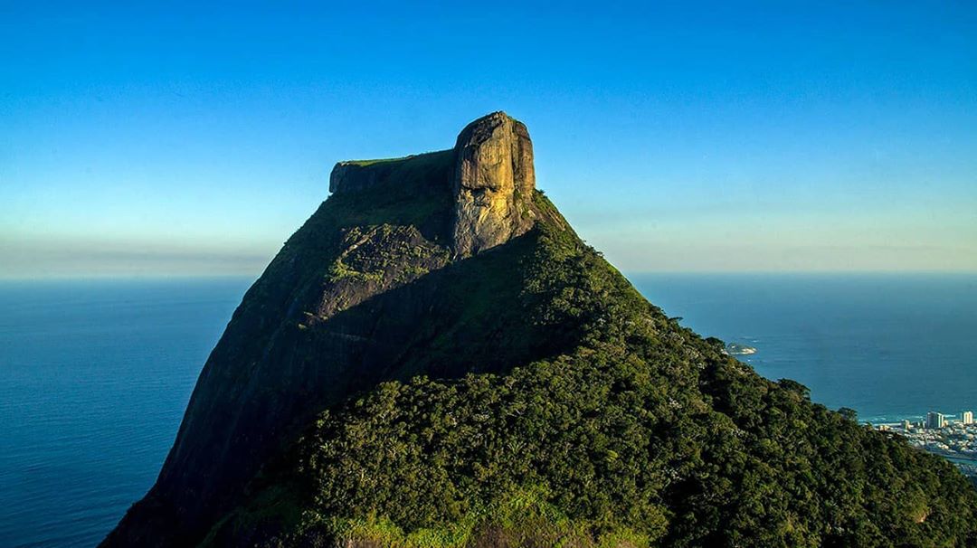 OperacoesRio's tweet photo. RIO TERÁ MÁXIMA DE 34°C NESTA QUARTA

Céu ficará claro a parcialmente nublado. Não há previsão de chuva. Ventos estarão fracos a moderados. Temperaturas, estáveis em relação à terça, oscilarão entre mínima de 15°C e máxima de 34°C. Leia mais: https://t.co/O84uaaKj2j #temporj https://t.co/g5a63EIecY
