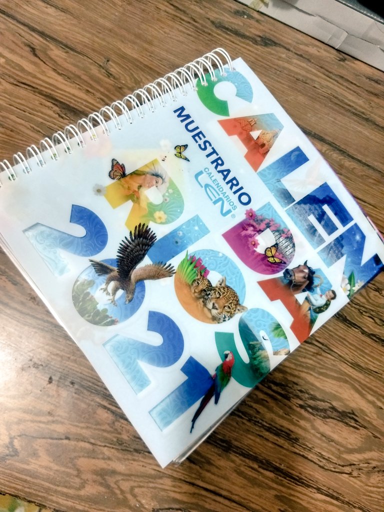 texprosaltillo's tweet photo. #texprosaltillo ya  contamos con nuestro muestrario físico de #calendariosLen https://t.co/neN1K9AU0o