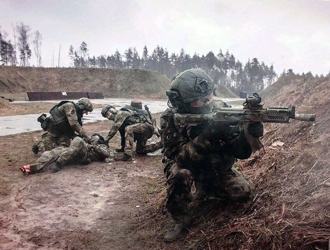 Greyshopru's tweet photo. Russian spetsnaz operators from Federal Protective Service #FSO

For more material check out ➡️: https://t.co/JOK3DkYllR
__
https://t.co/Hj2NFNnILF Original equipment from Russia. #greyshop #equip #AK74 #AK47 #police #weapon #russia #army #airsoft #military #MordorTac #ArmyInside https://t.co/OQhaBySAoI