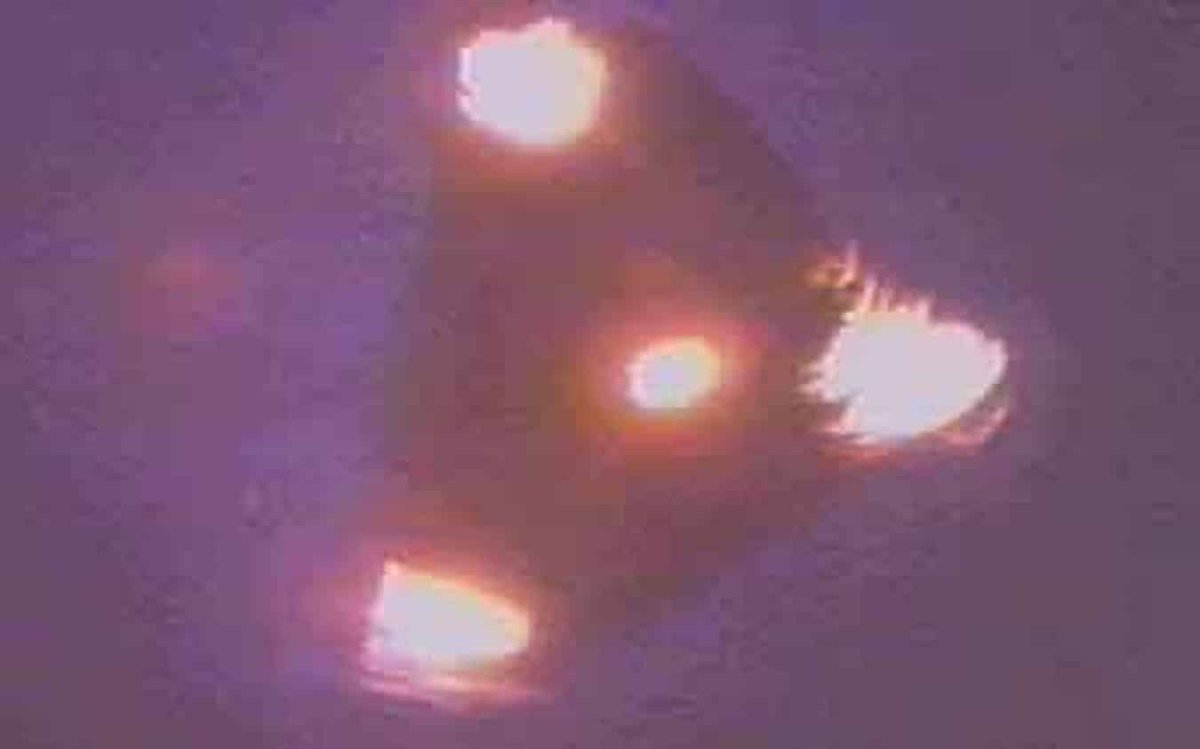 UFOinsightcom's tweet image. The Belgian UFO Wave – A Truly Unique Display Of The Unknown ufoinsight.com/ufos/waves/bel… #aliens #belgianwave #ufos