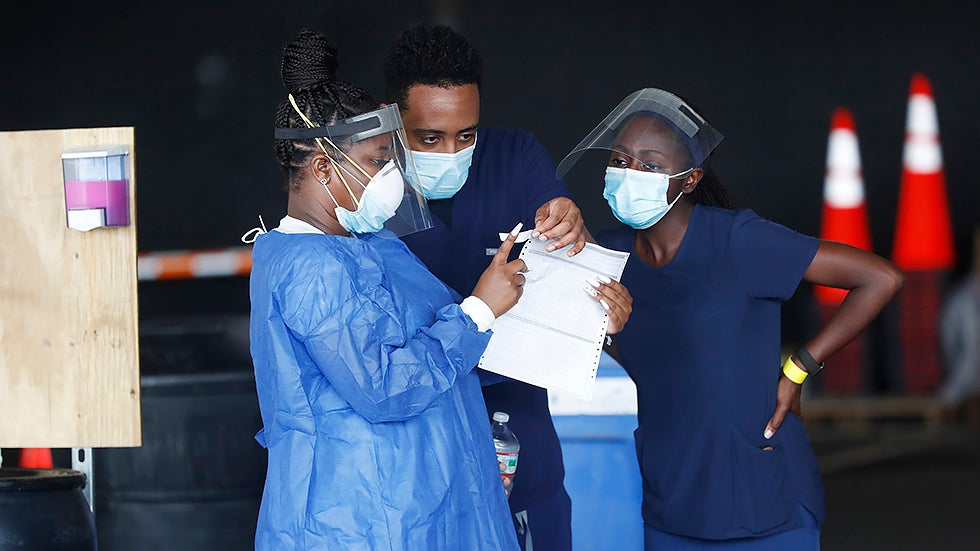 thehill's tweet photo. JUST IN: US records over 1,000 daily coronavirus deaths for first time in July https://t.co/60oWTcumjR https://t.co/jCl2bH3Xmv