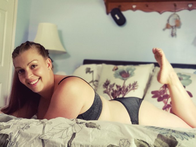 I'm kind of digging this vintage filter, I think it makes this pic look kinda retro,  but what do you<a href="/tag/onlyfans"class="tags"><span>#onlyfans</span></a>